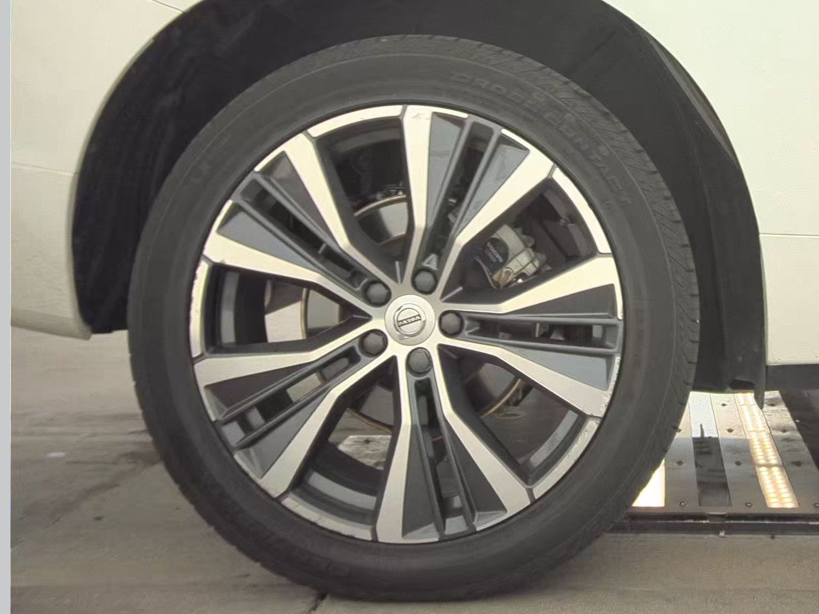 2022 Volvo XC60 B5 Momentum FWD