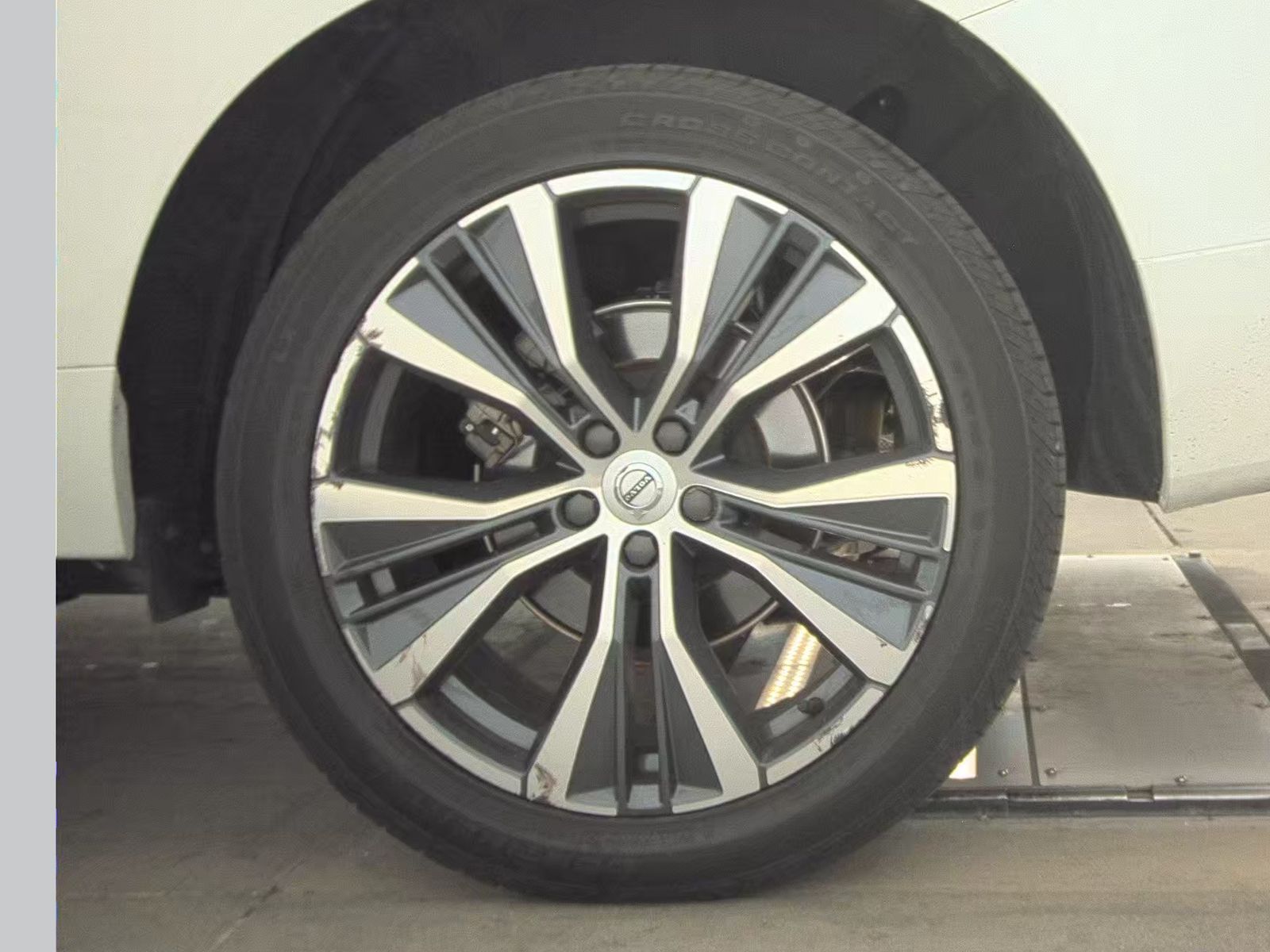 2022 Volvo XC60 B5 Momentum FWD