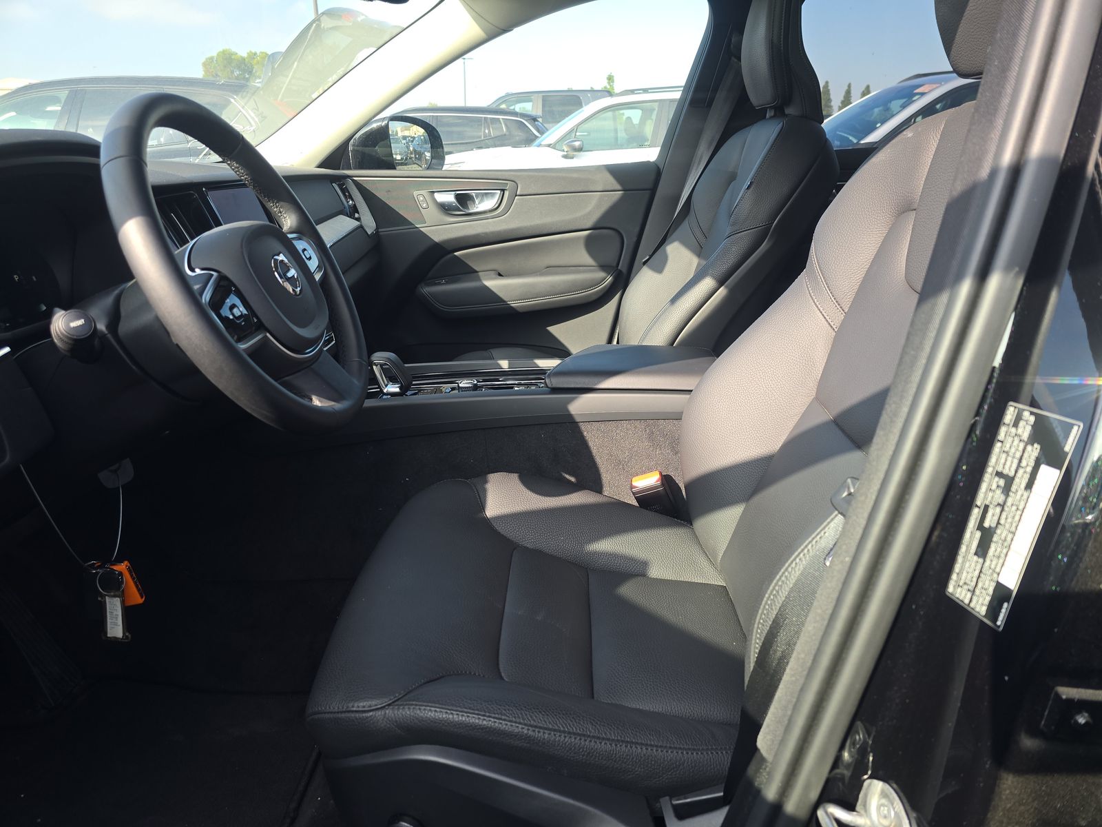 2025 Volvo XC60 B5 Plus AWD