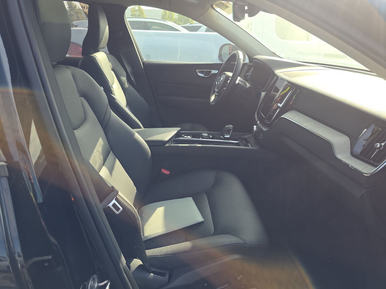 2025 Volvo XC60 B5 Plus AWD