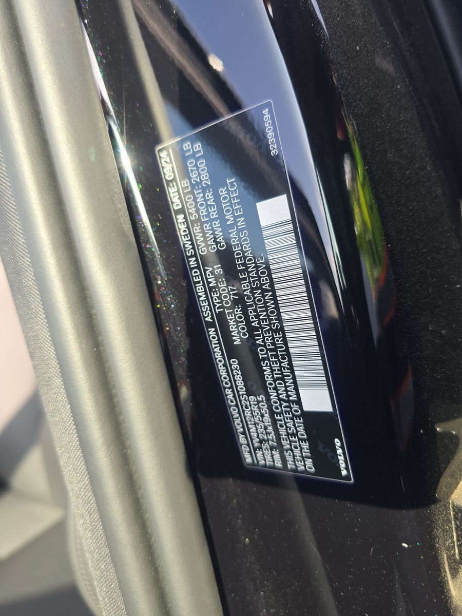 2025 Volvo XC60 B5 Plus AWD