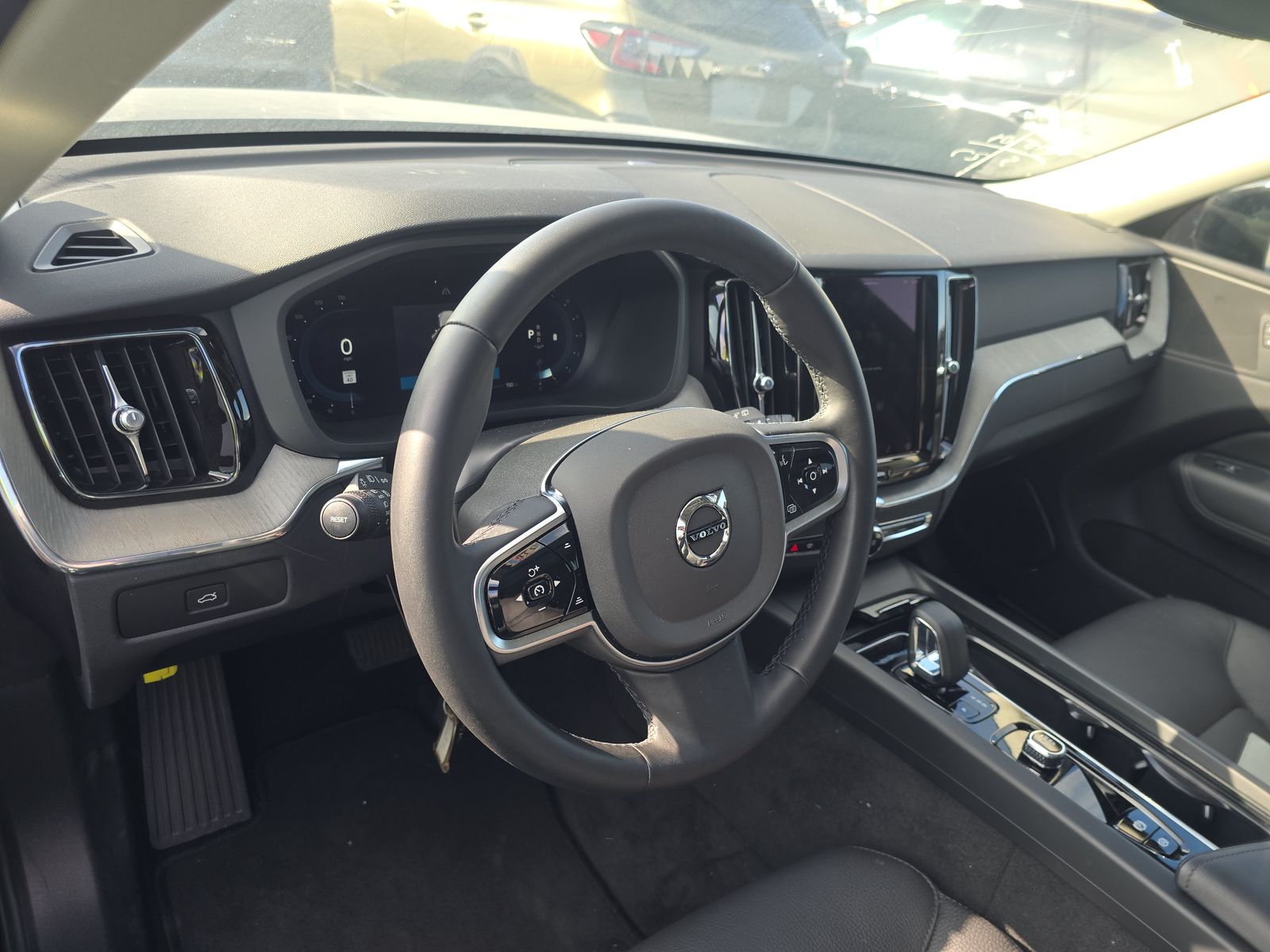 2025 Volvo XC60 B5 Plus AWD
