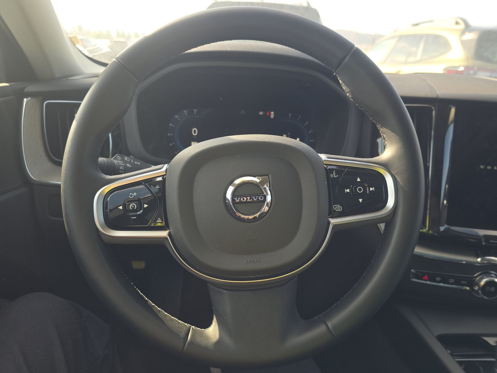 2025 Volvo XC60 B5 Plus AWD