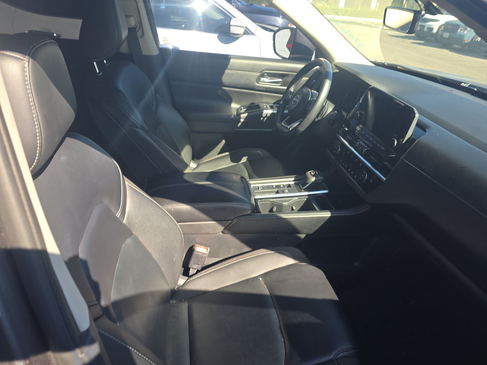 2023 Nissan Pathfinder SL FWD