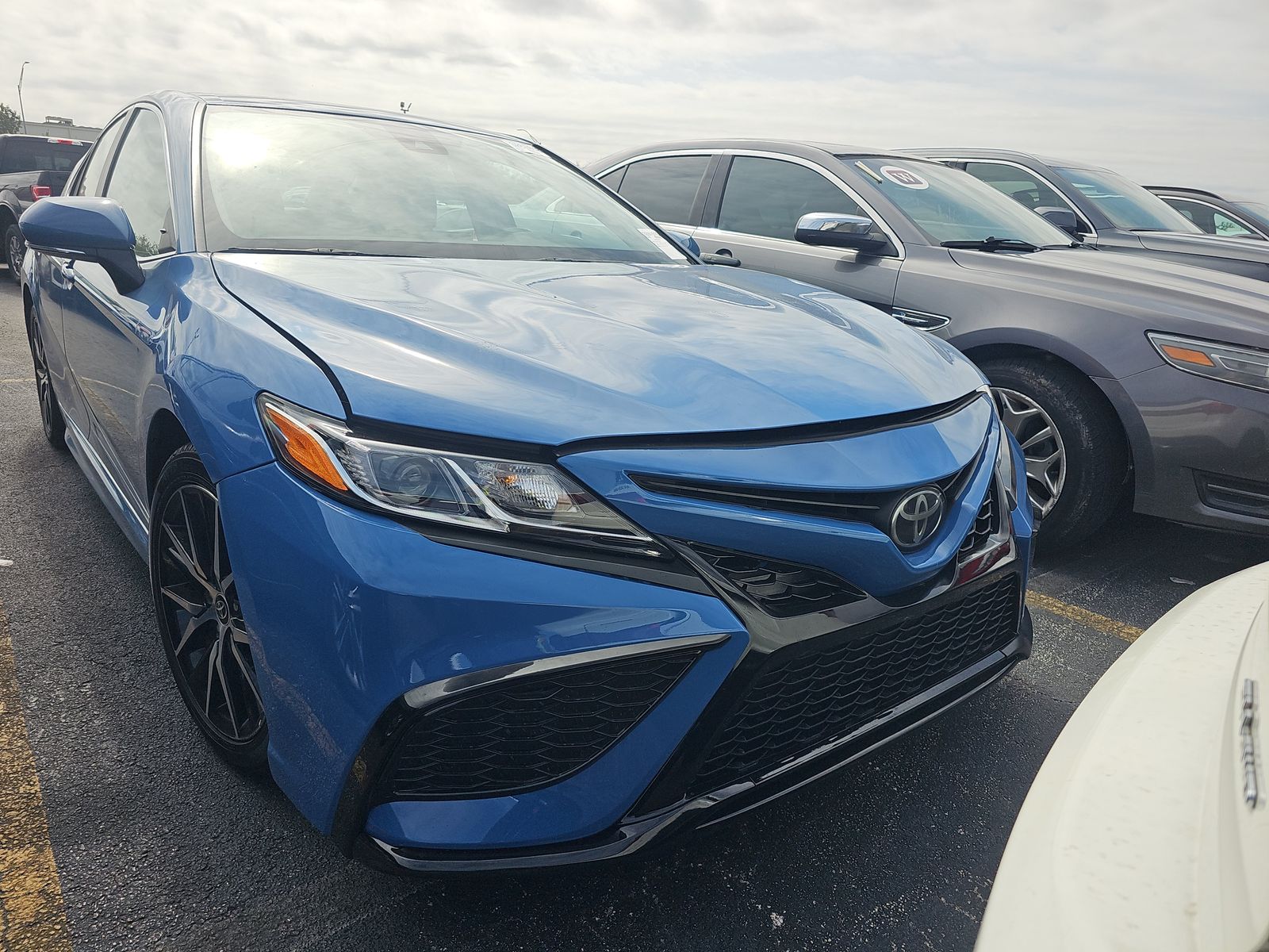 2024 Toyota Camry SE FWD