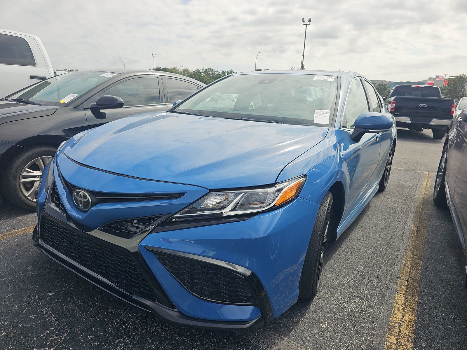 2024 Toyota Camry SE FWD