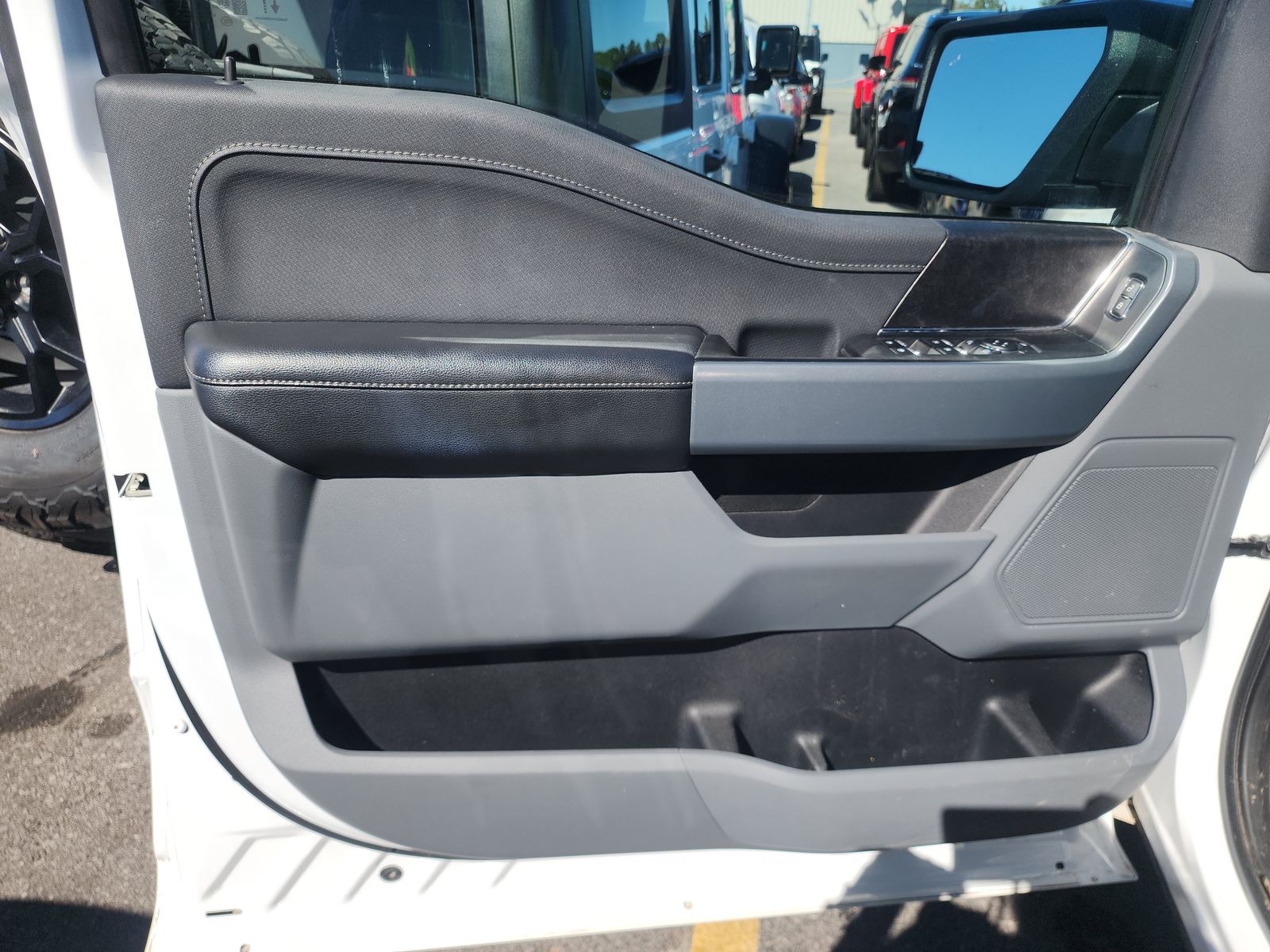 2023 Ford F-150 Hybrid XLT AWD