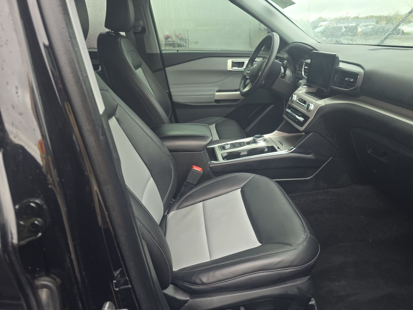 2023 Ford Explorer XLT AWD