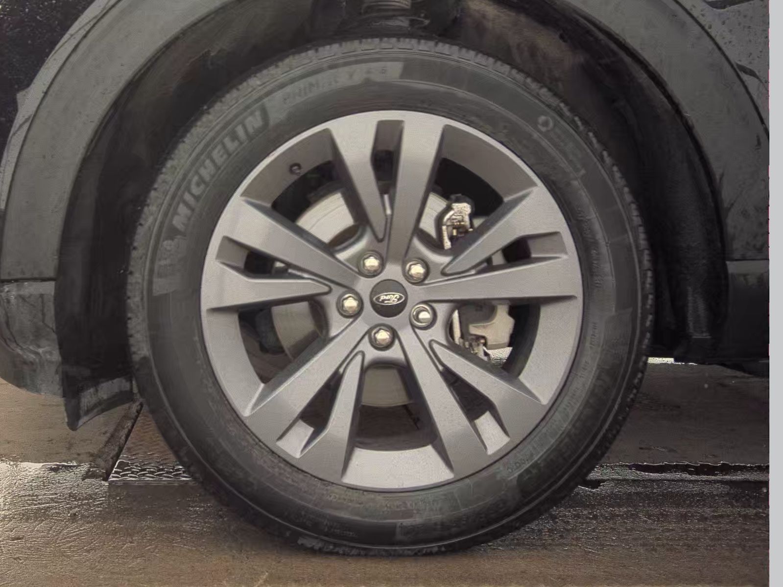 2023 Ford Explorer XLT AWD