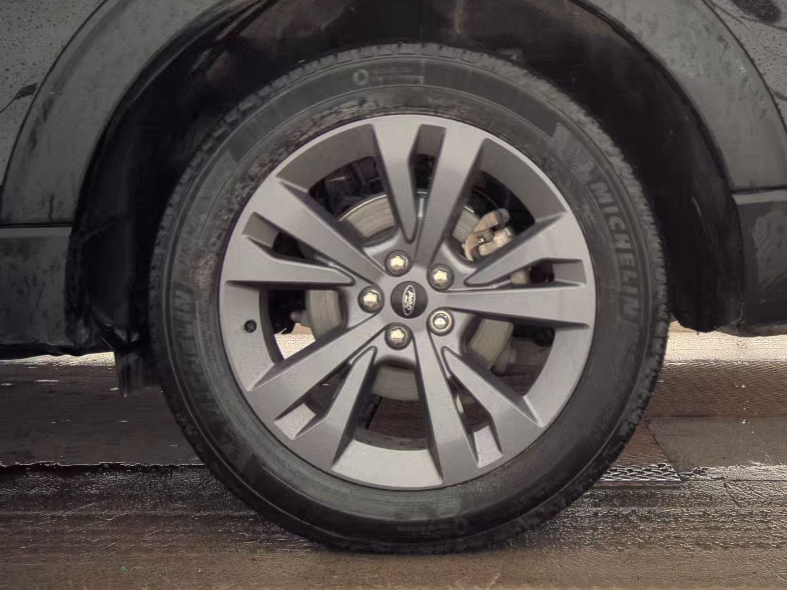 2023 Ford Explorer XLT AWD