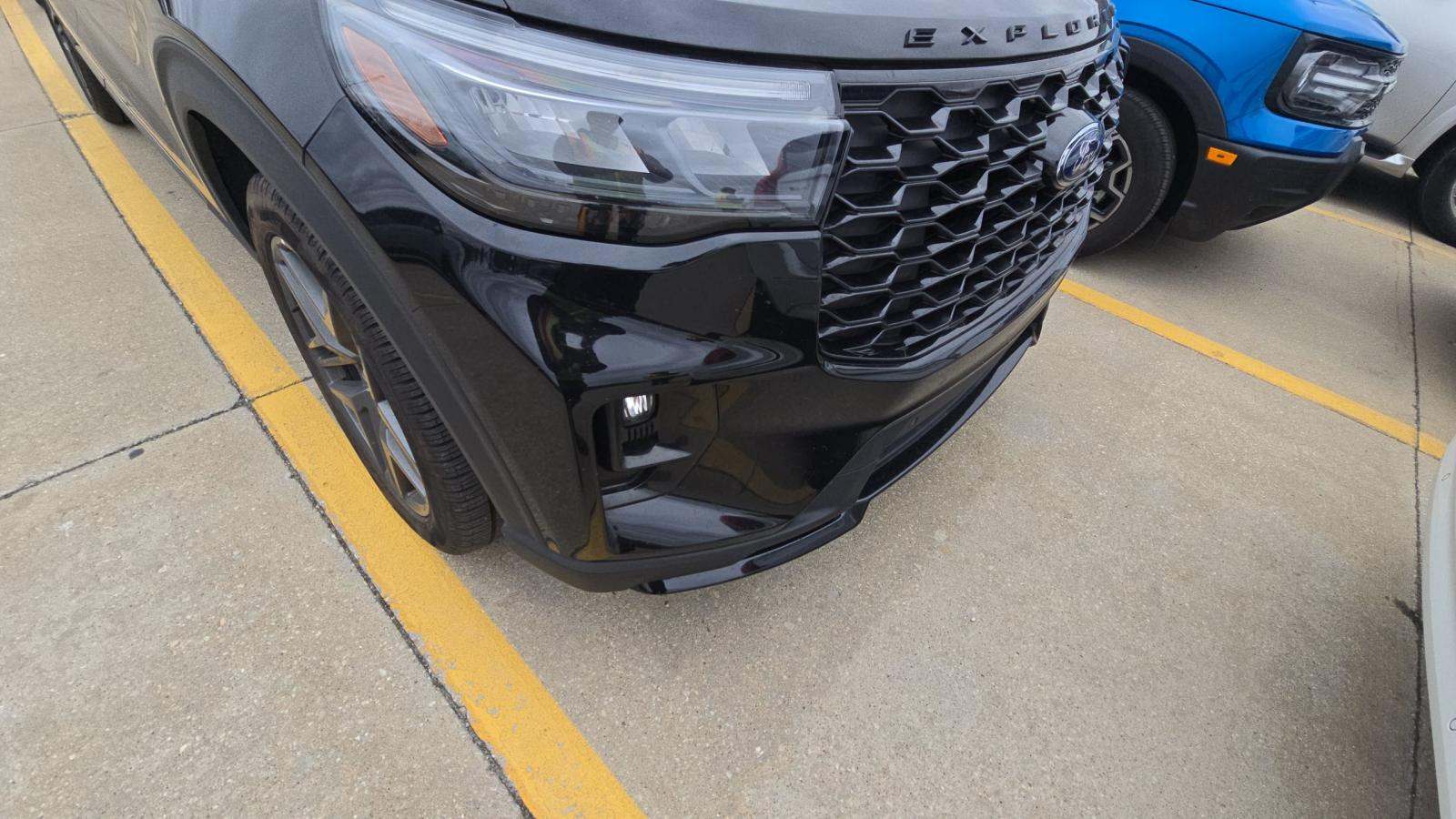 2025 Ford Explorer ST-Line AWD