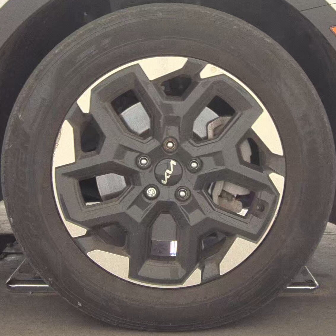 2024 Kia Sorento S FWD