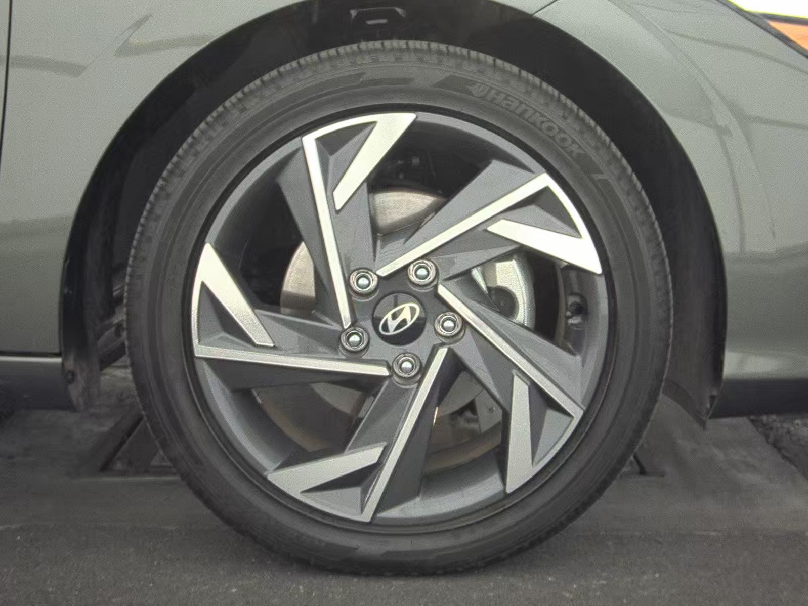 2024 Hyundai Elantra Hybrid Limited FWD