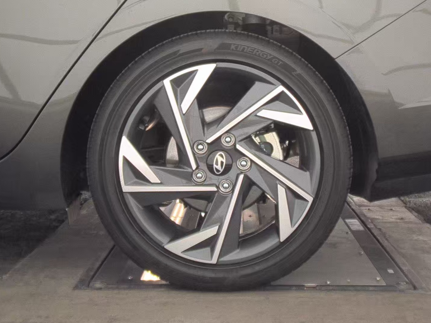 2024 Hyundai Elantra Hybrid Limited FWD