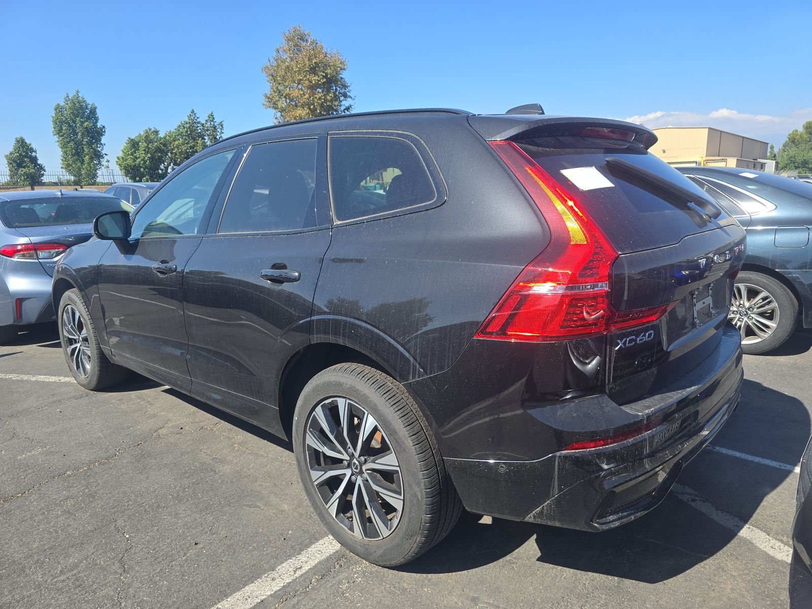 2025 Volvo XC60 B5 Plus AWD