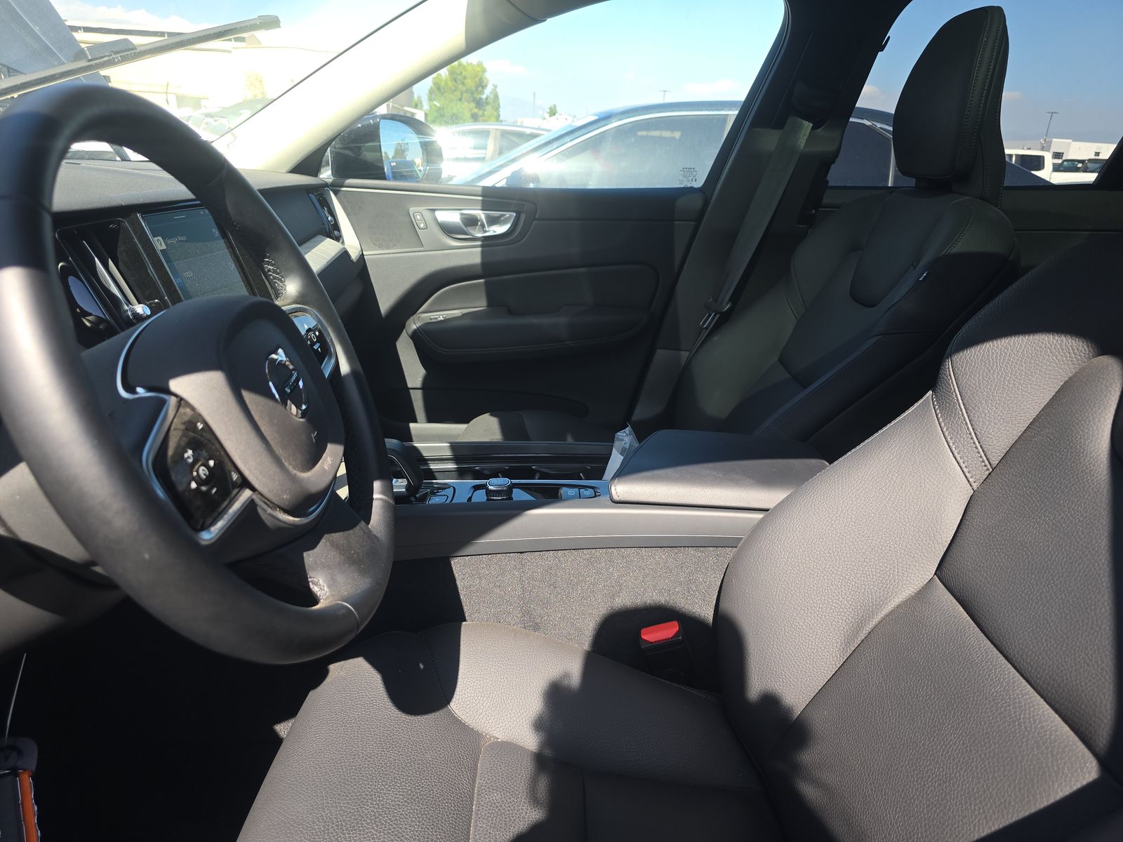 2025 Volvo XC60 B5 Plus AWD