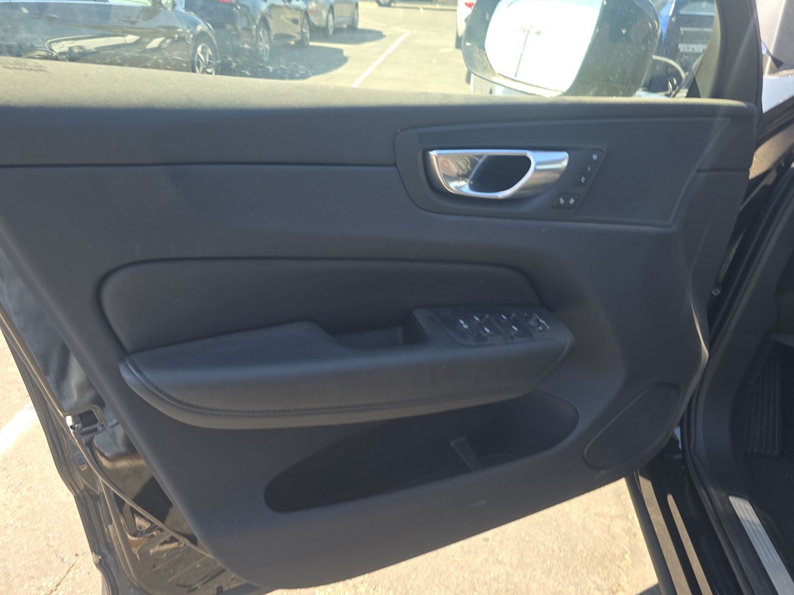 2025 Volvo XC60 B5 Plus AWD