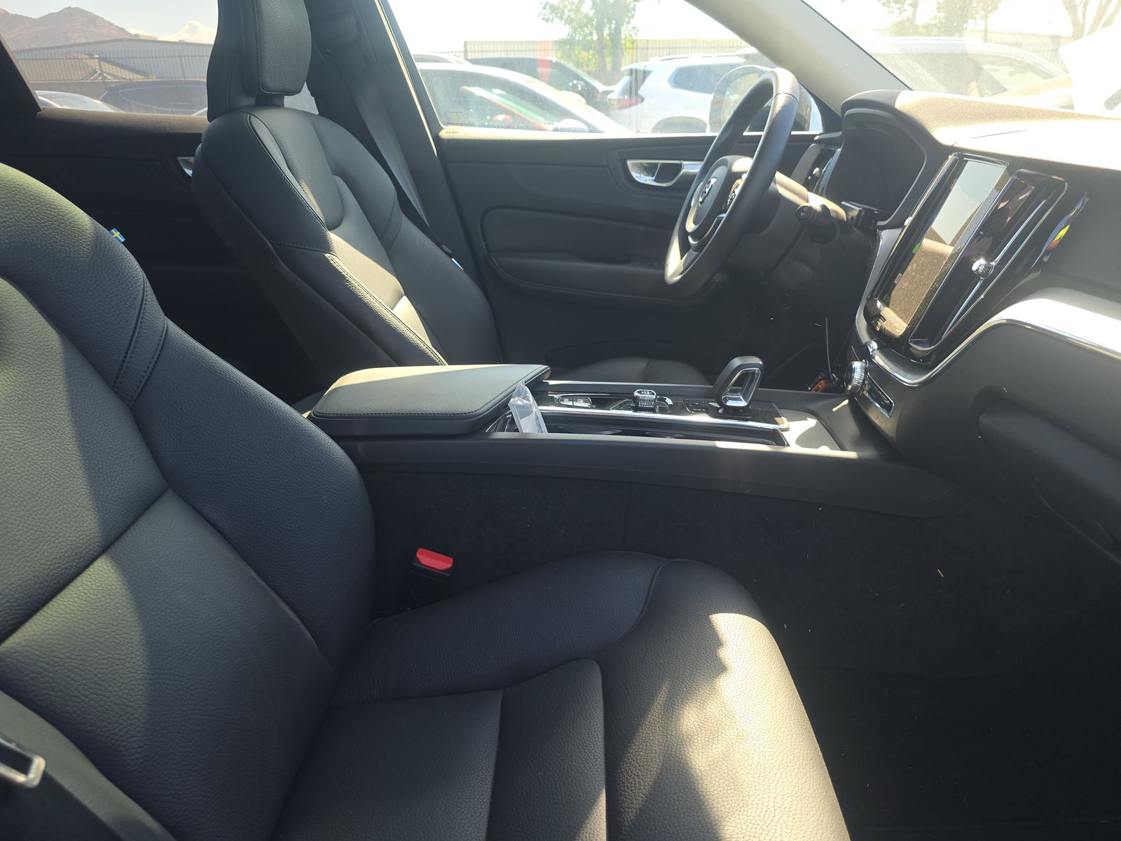 2025 Volvo XC60 B5 Plus AWD