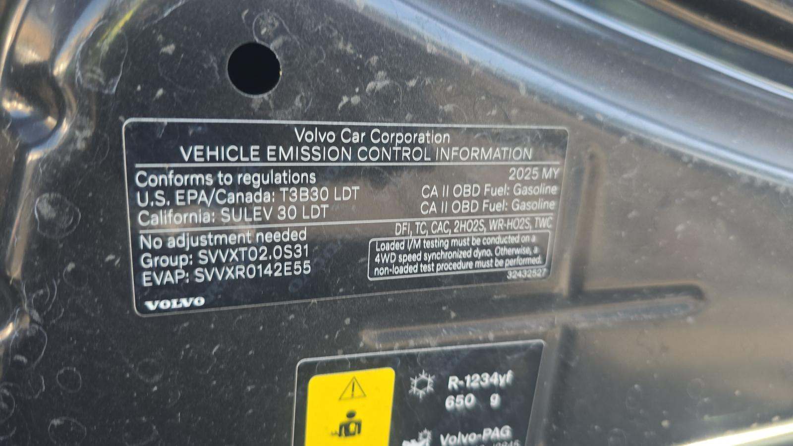 2025 Volvo XC60 B5 Plus AWD