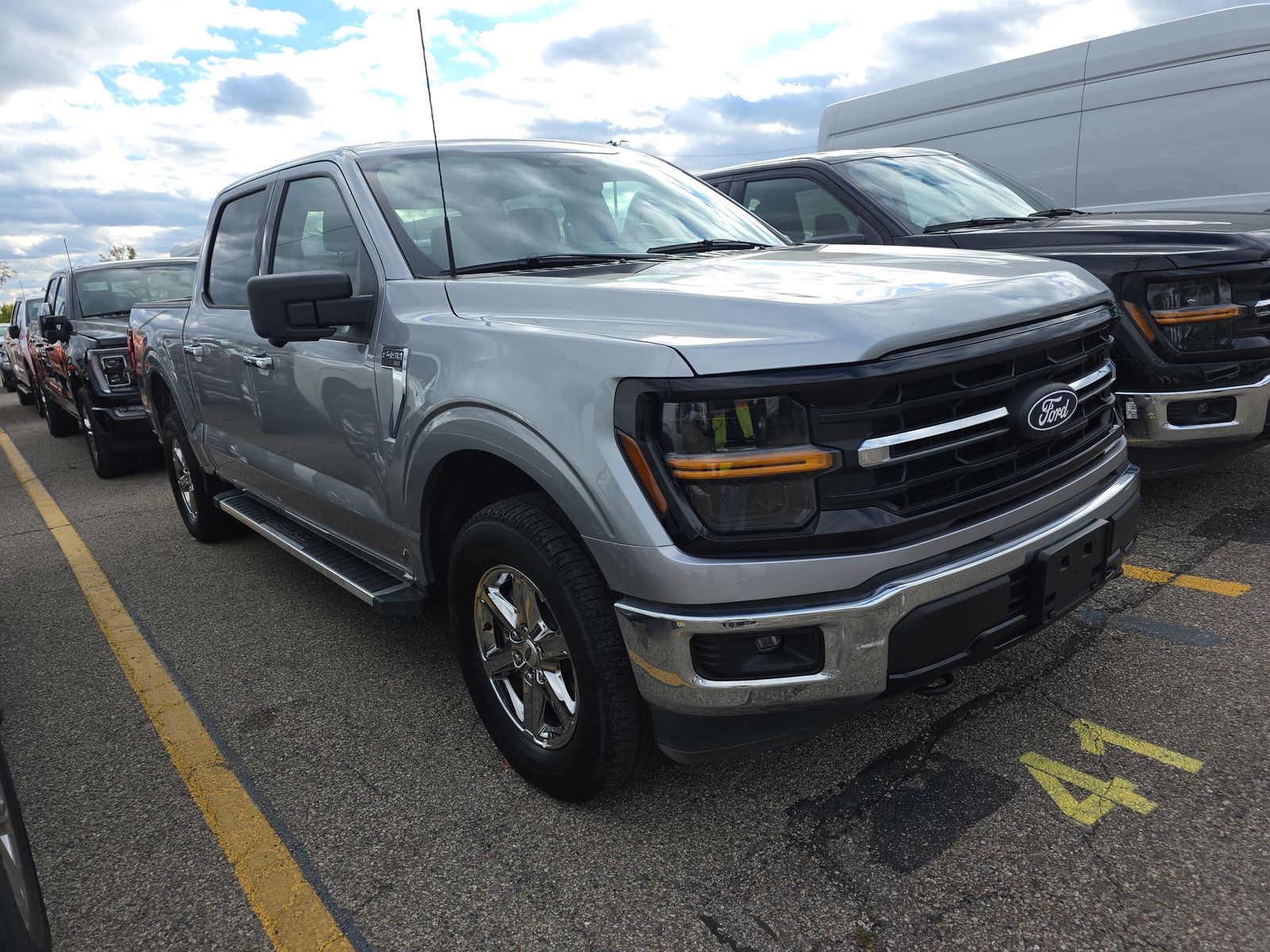 2024 Ford F-150 XLT AWD