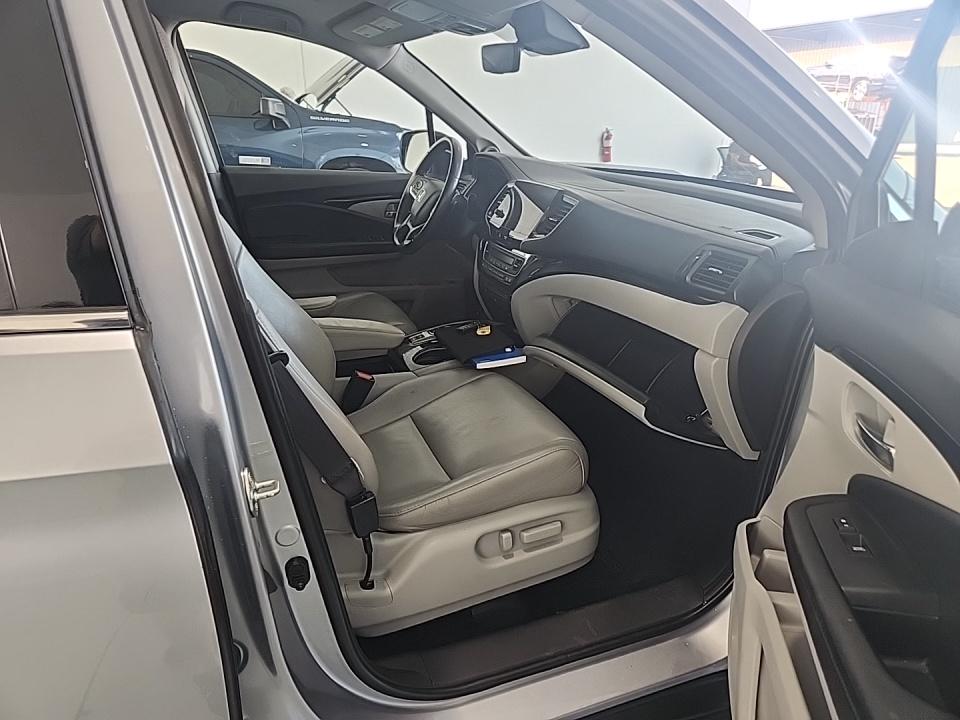 2020 Honda Pilot Touring FWD