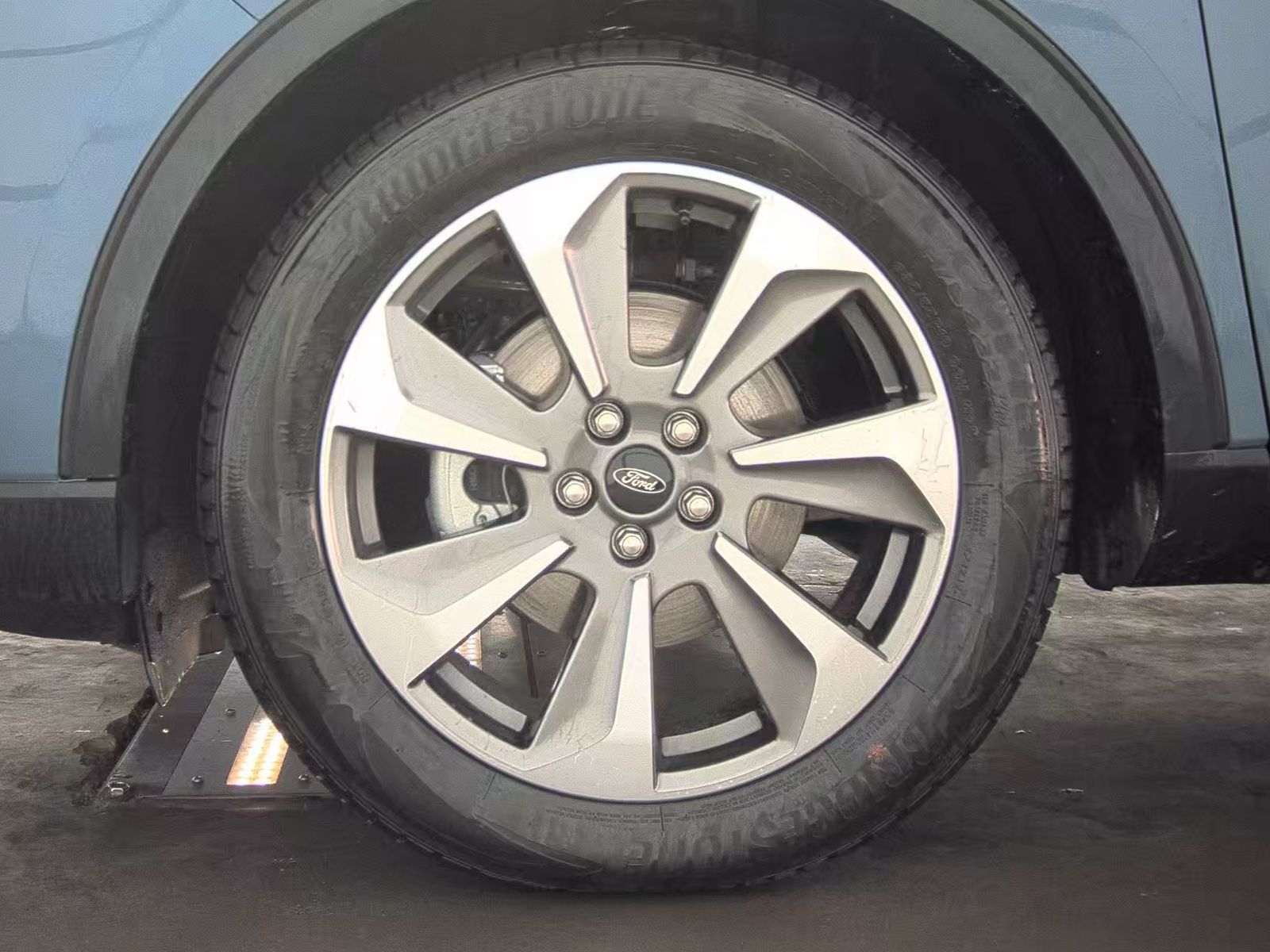 2025 Ford Escape Hybrid Platinum FWD