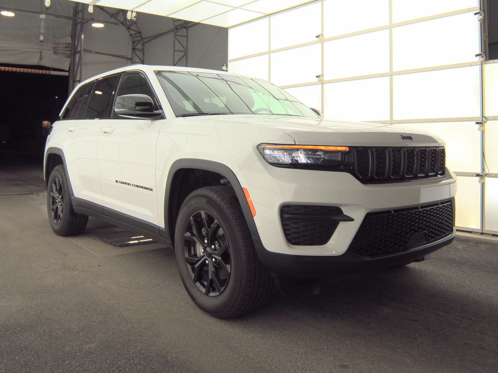 2024 Jeep Grand Cherokee Altitude RWD