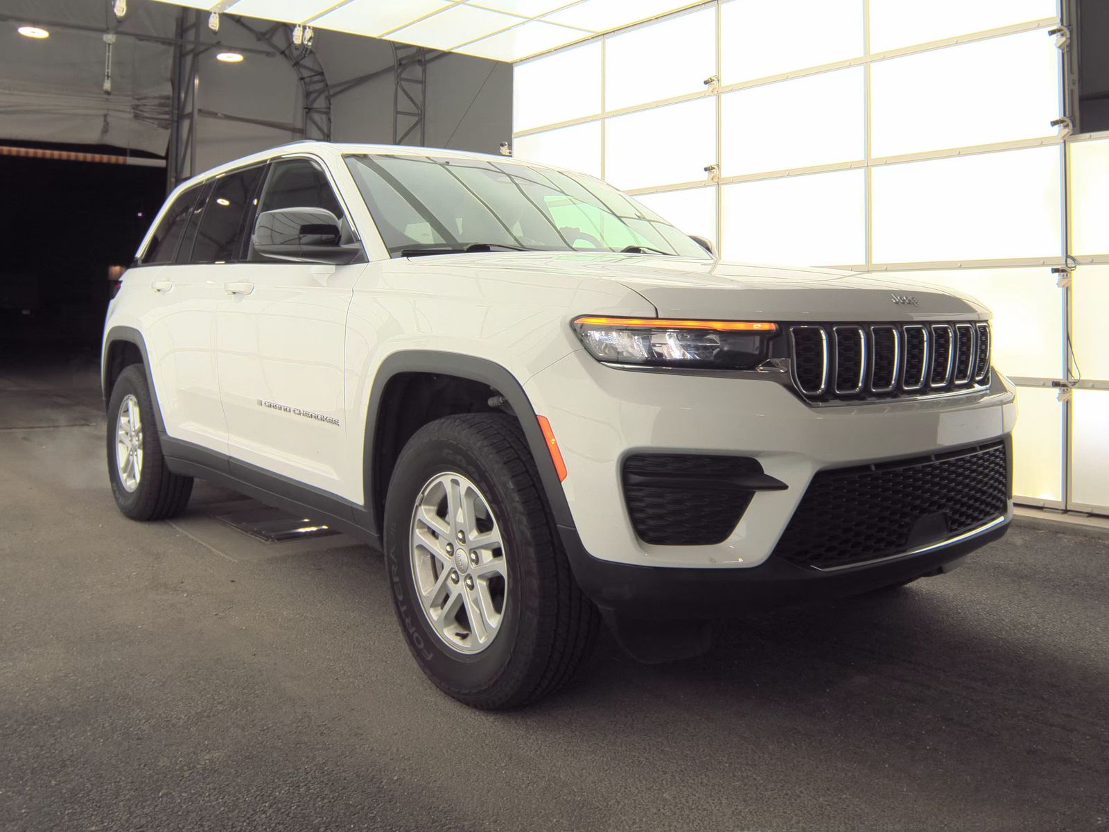 2024 Jeep Grand Cherokee Laredo AWD