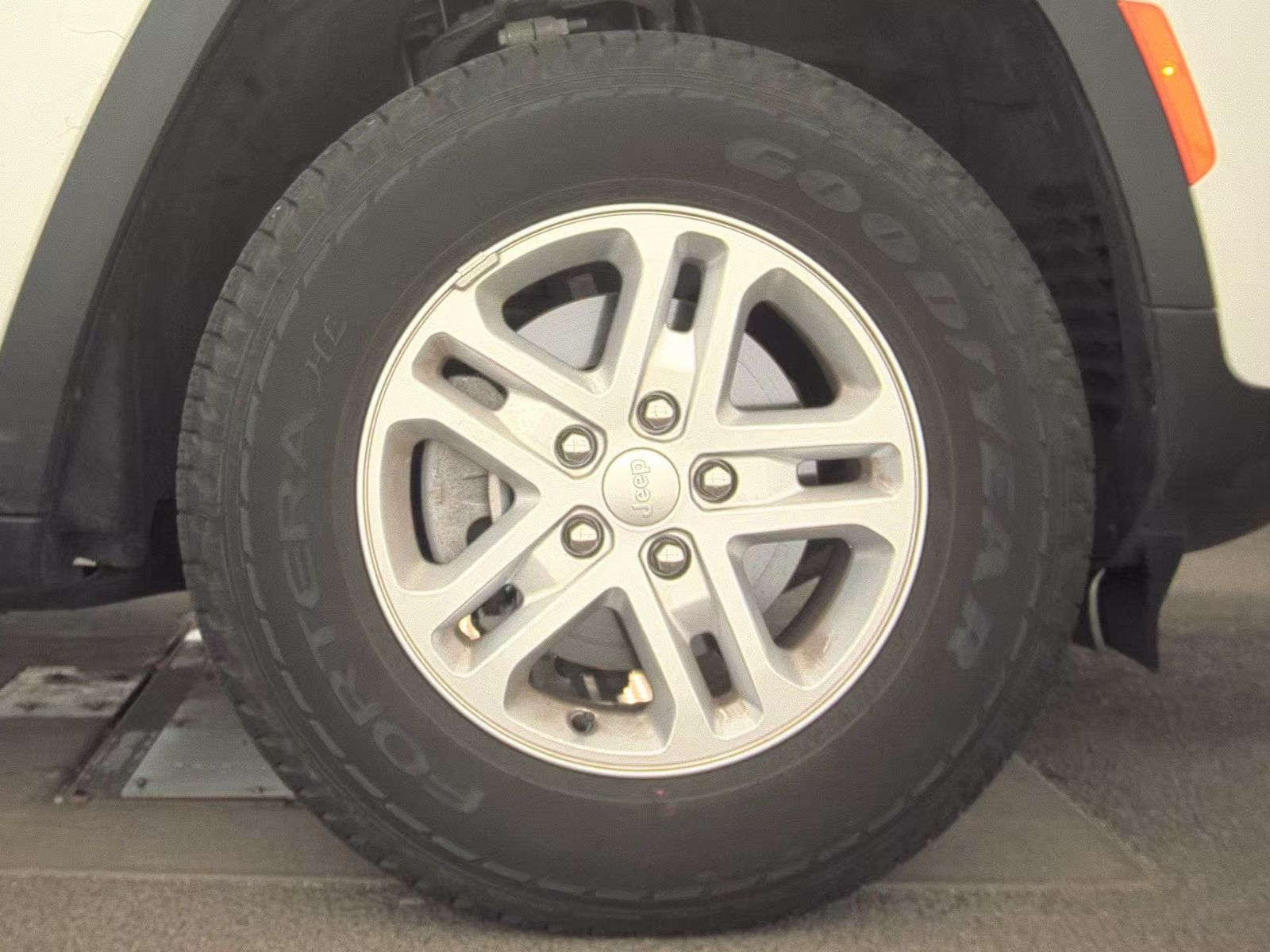 2024 Jeep Grand Cherokee Laredo AWD