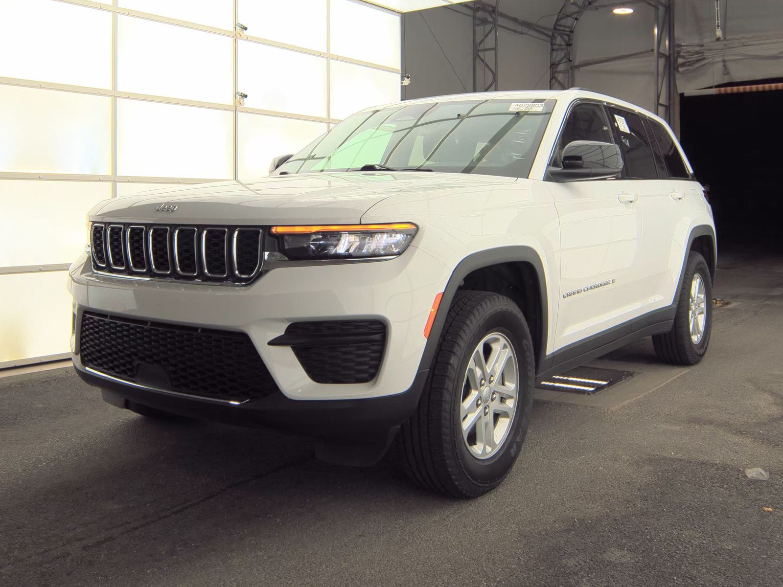 2024 Jeep Grand Cherokee Laredo AWD