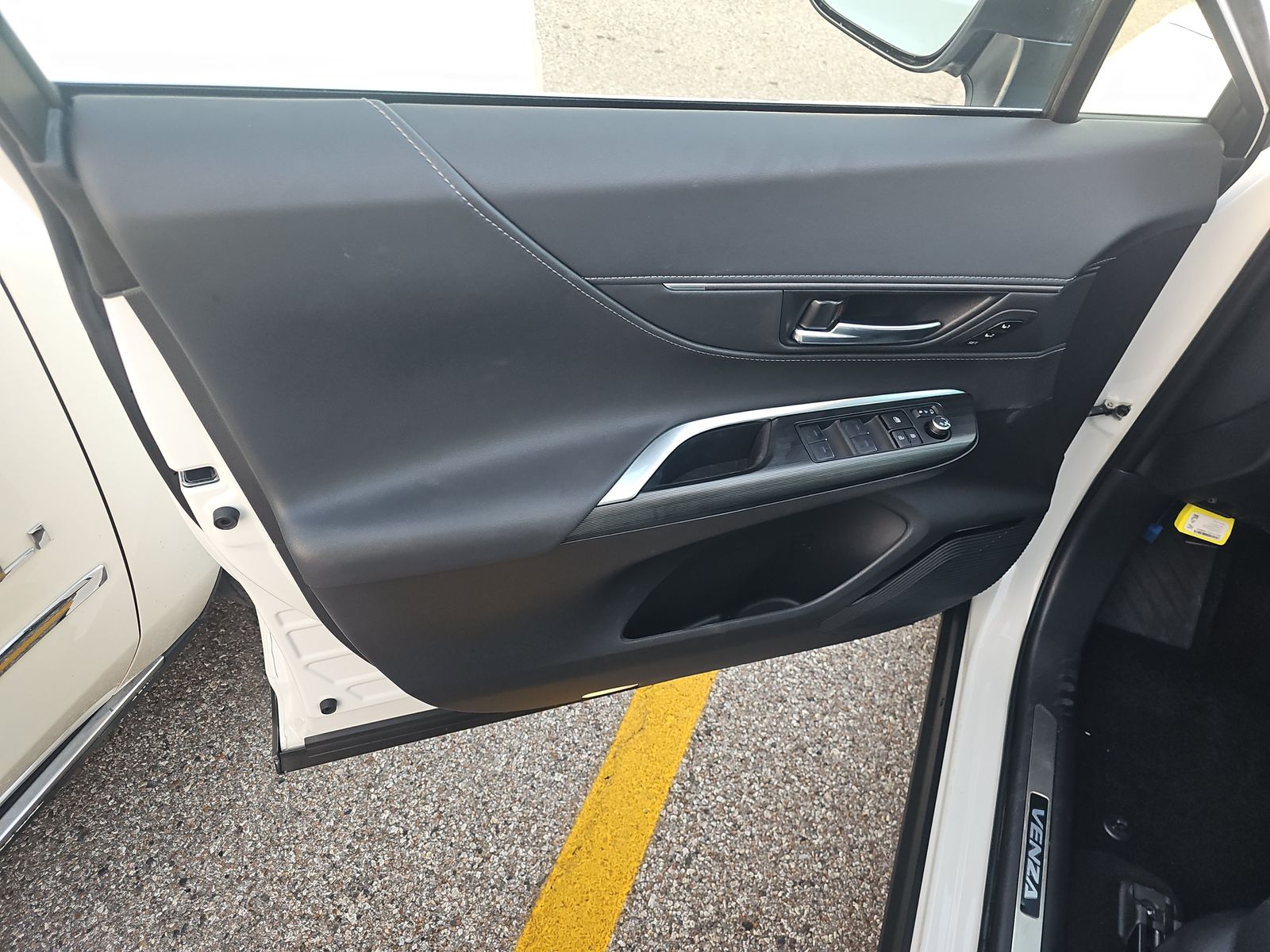 2024 Toyota Venza XLE AWD