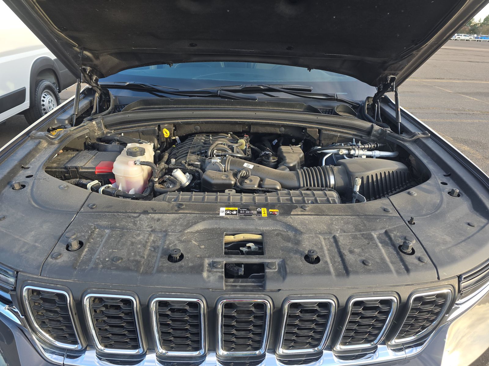 2024 Jeep Grand Cherokee Laredo AWD