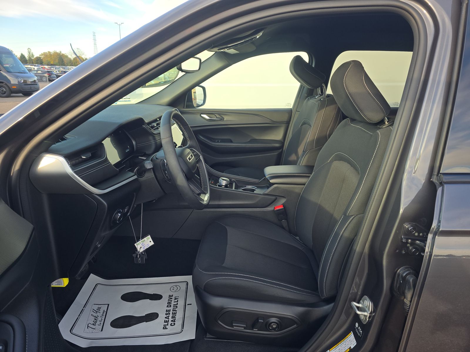 2024 Jeep Grand Cherokee Laredo AWD