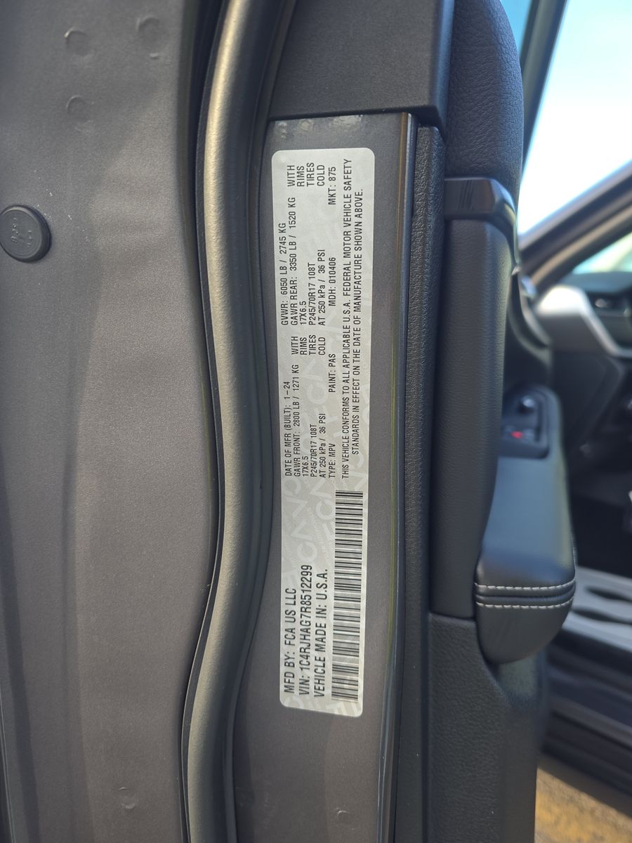 2024 Jeep Grand Cherokee Laredo AWD