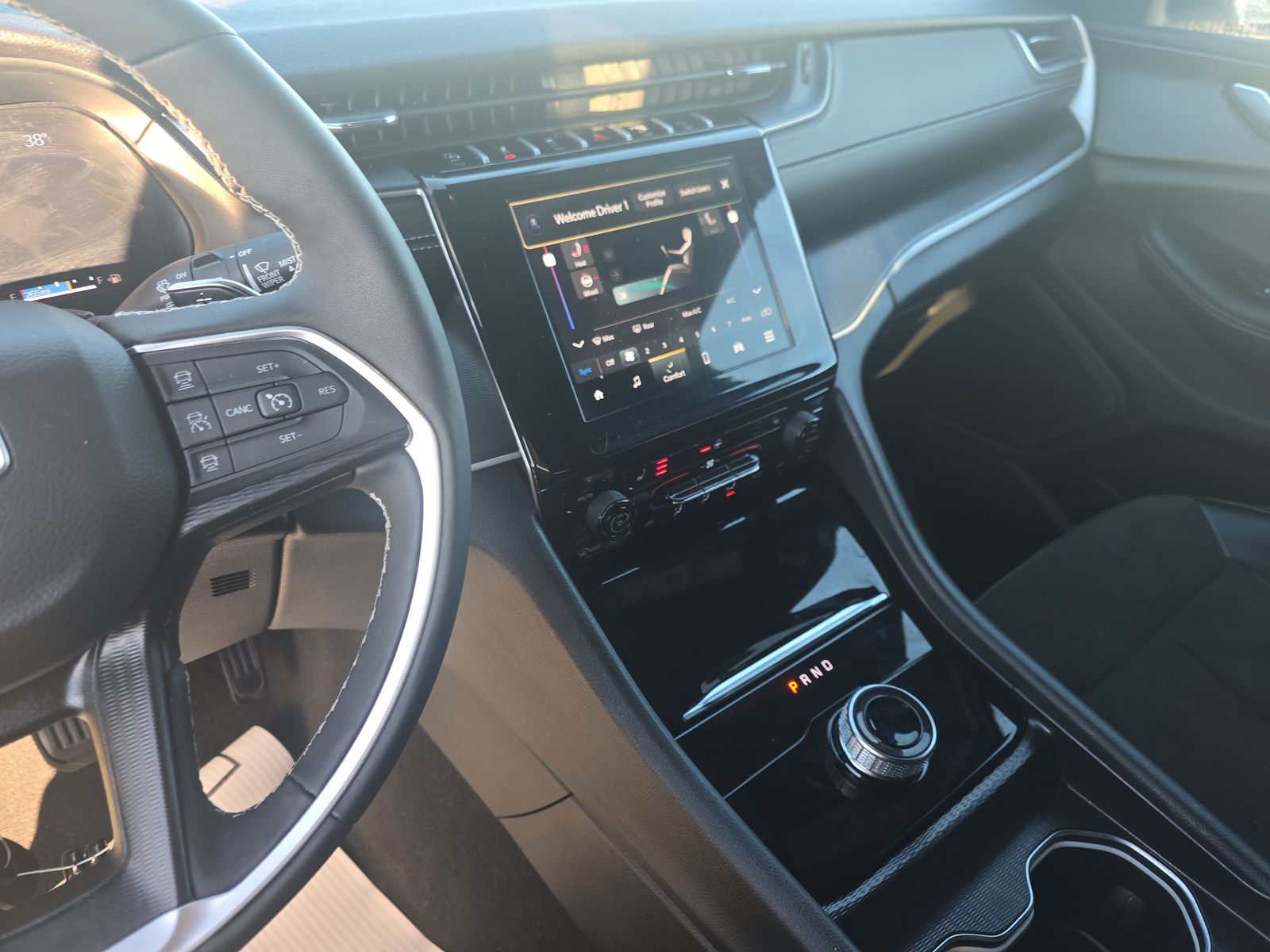 2024 Jeep Grand Cherokee Altitude RWD