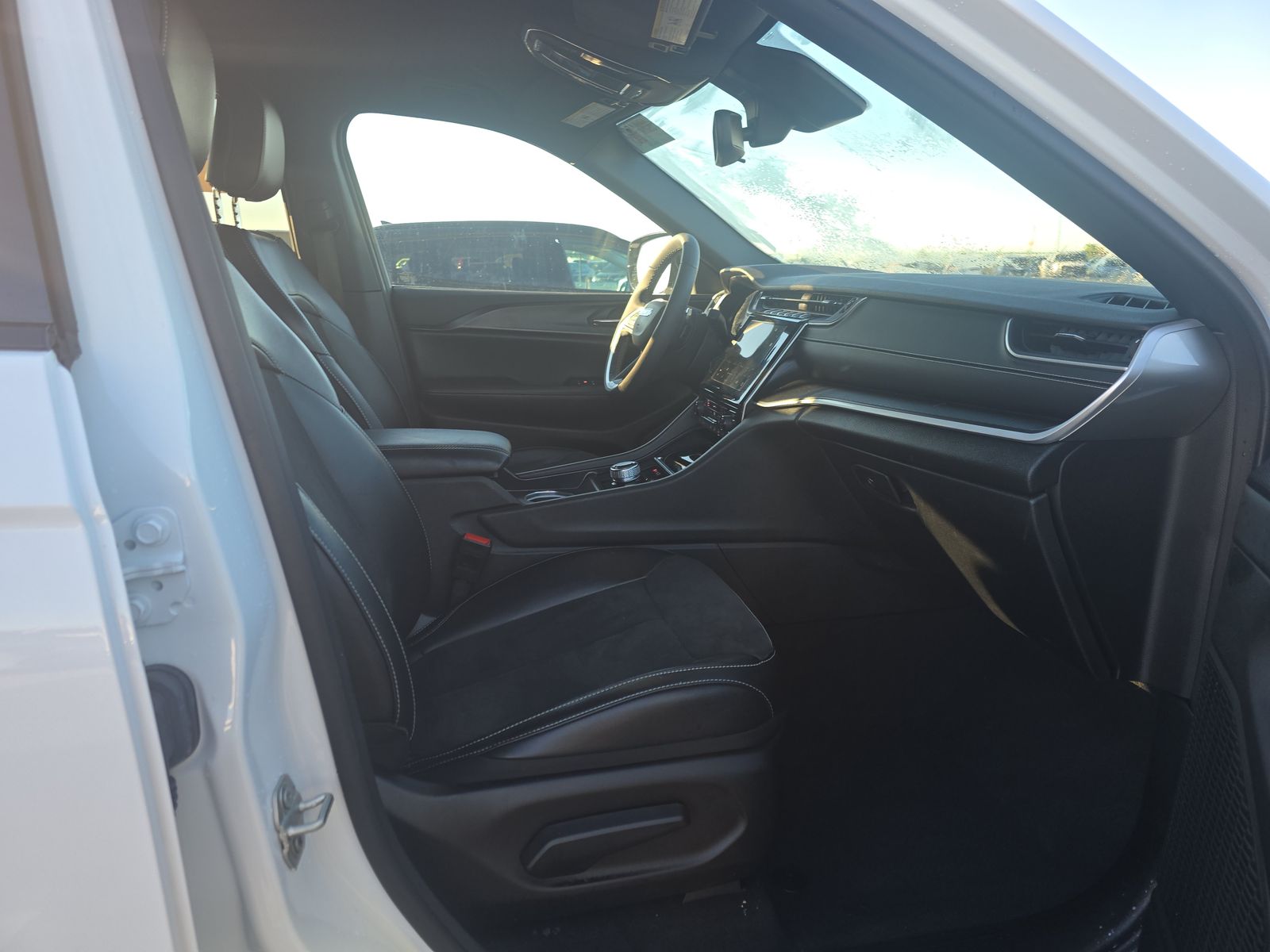 2024 Jeep Grand Cherokee Altitude RWD