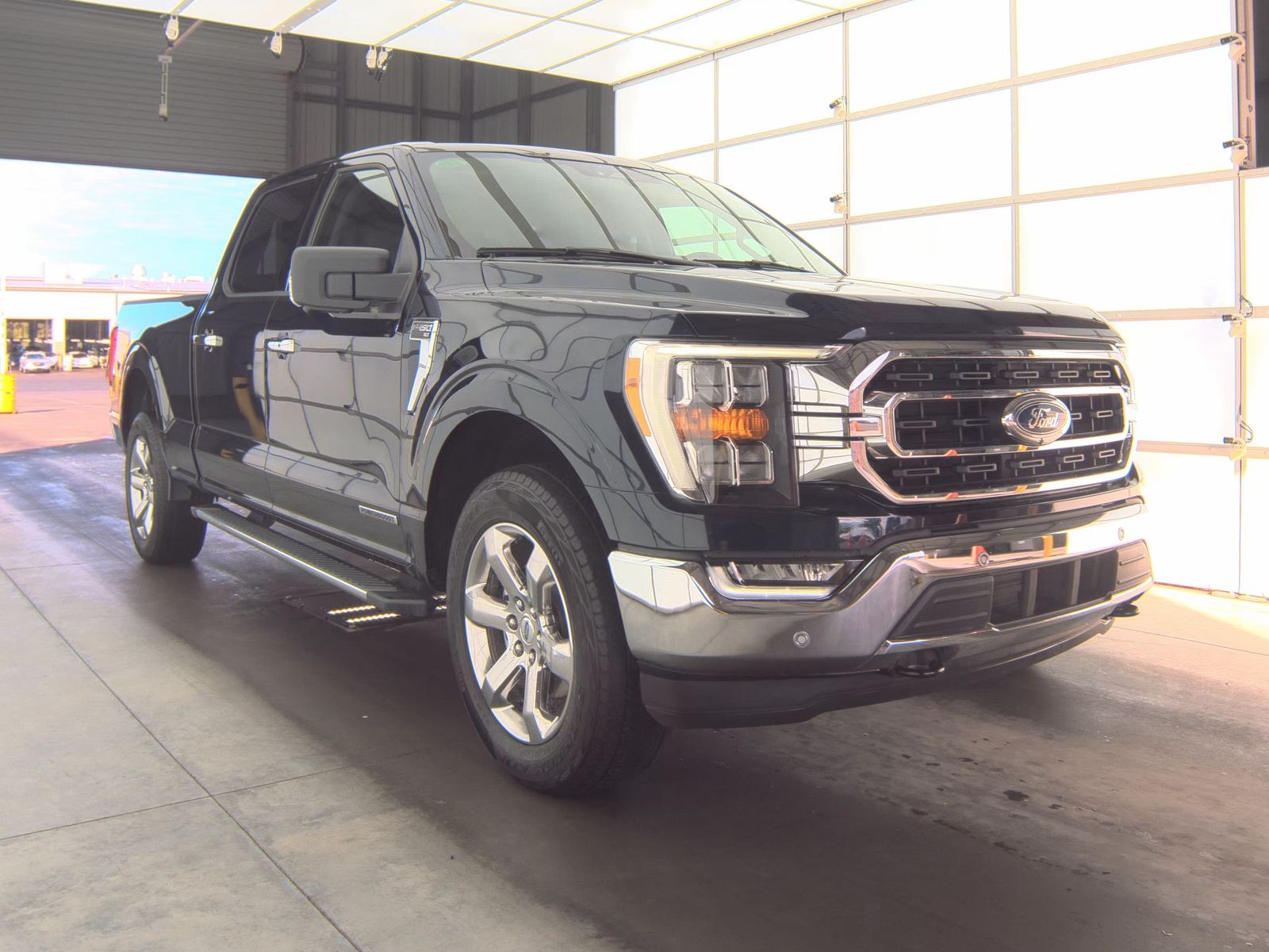 2023 Ford F-150 Hybrid XLT AWD
