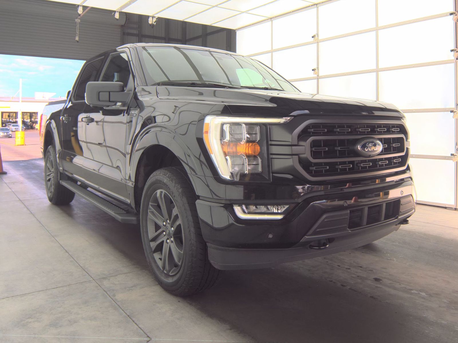 2023 Ford F-150 XLT AWD