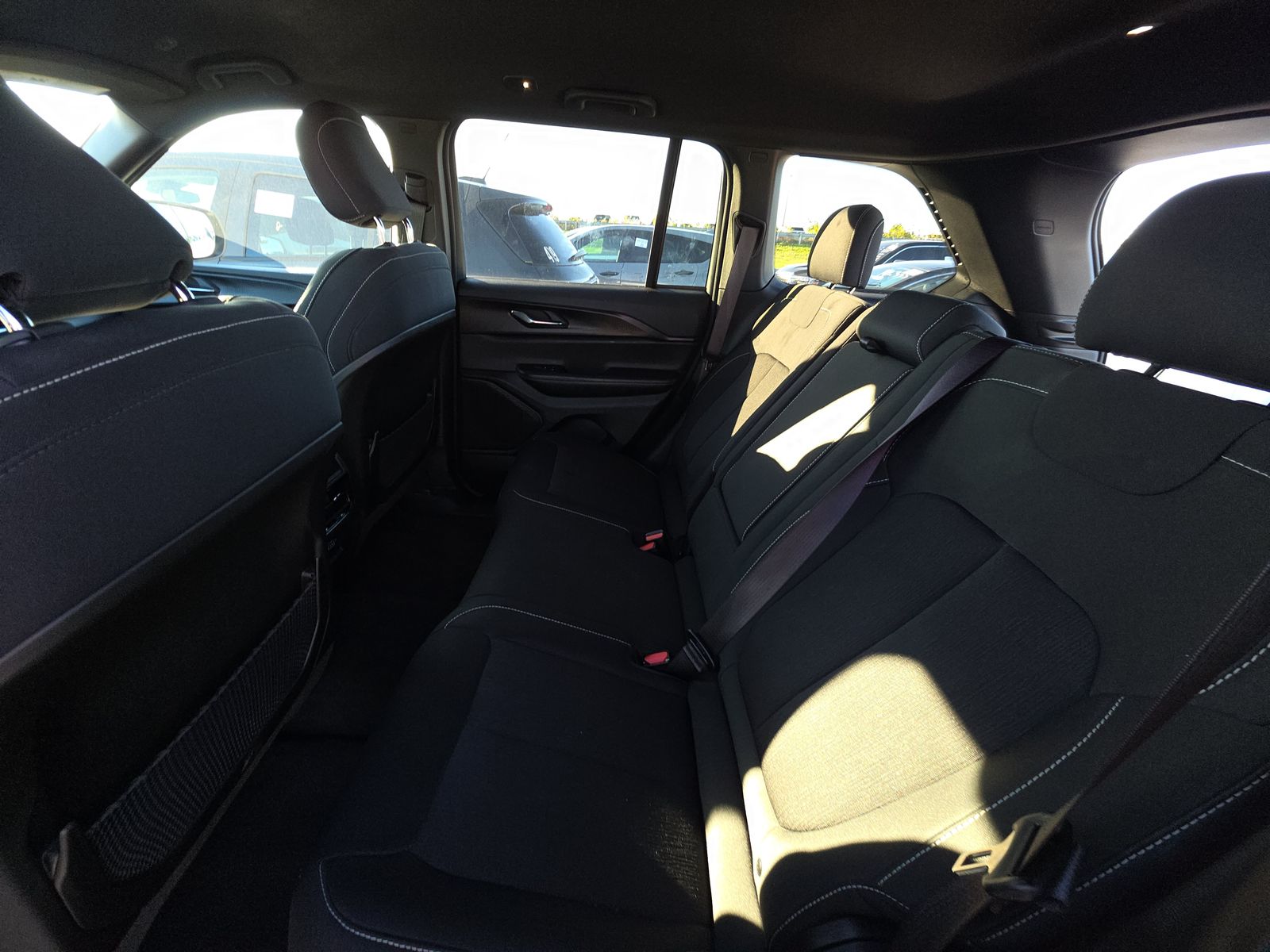 2024 Jeep Grand Cherokee Laredo AWD