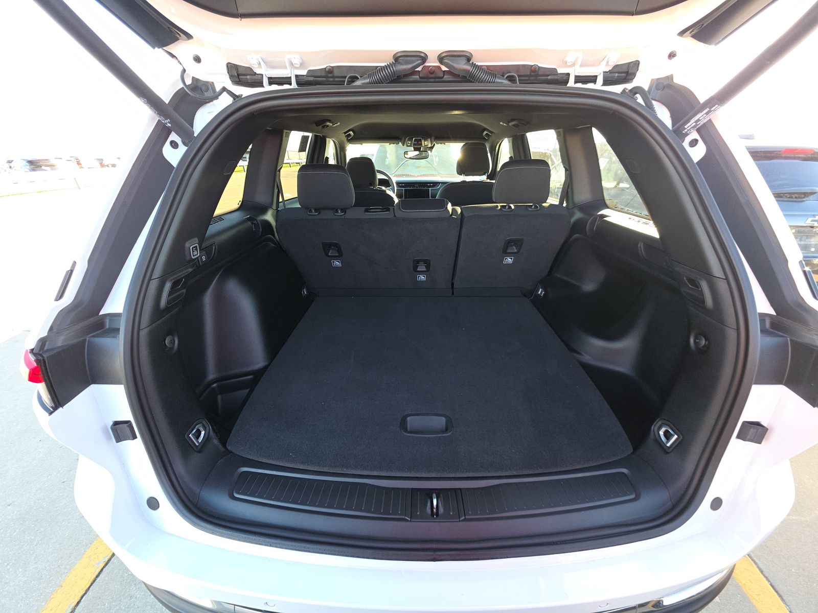 2024 Jeep Grand Cherokee Laredo AWD