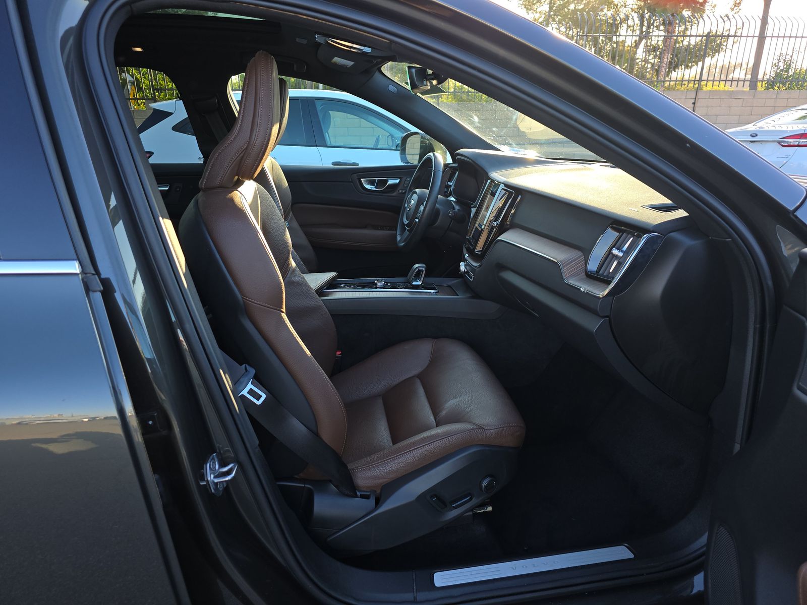 2022 Volvo XC60 B5 Momentum AWD