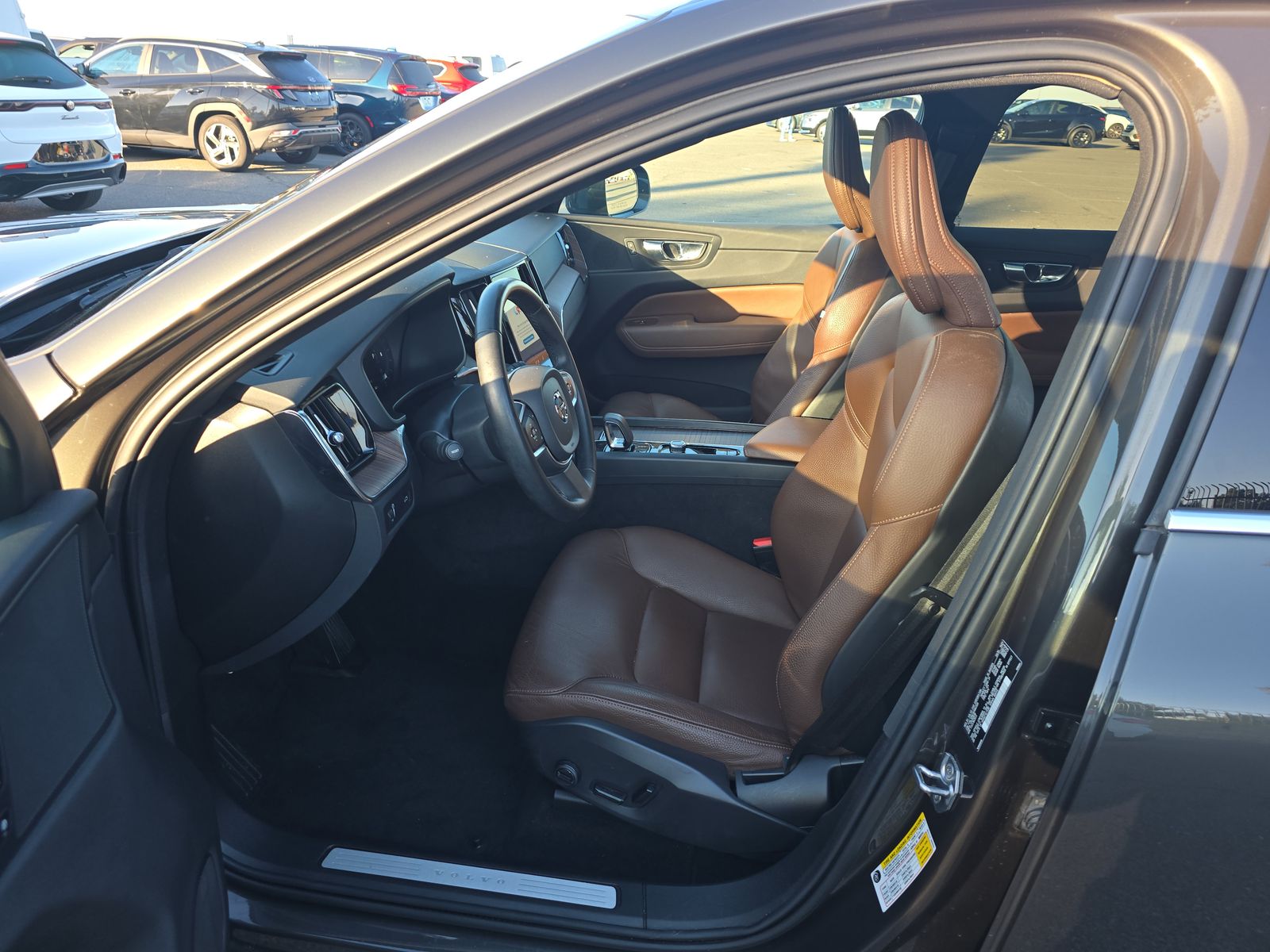 2022 Volvo XC60 B5 Momentum AWD