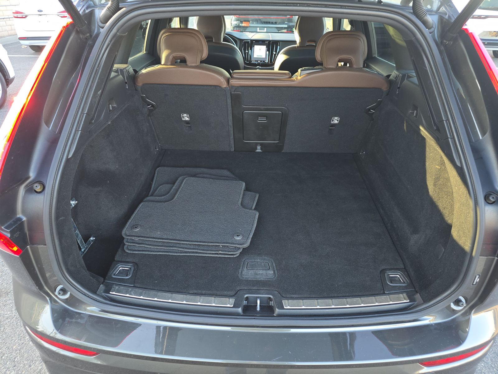 2022 Volvo XC60 B5 Momentum AWD