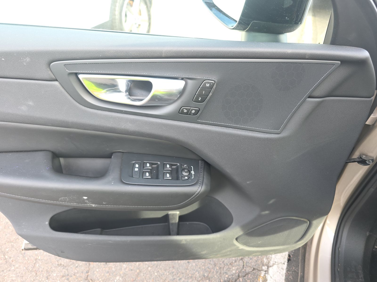 2025 Volvo XC60 B5 Plus AWD