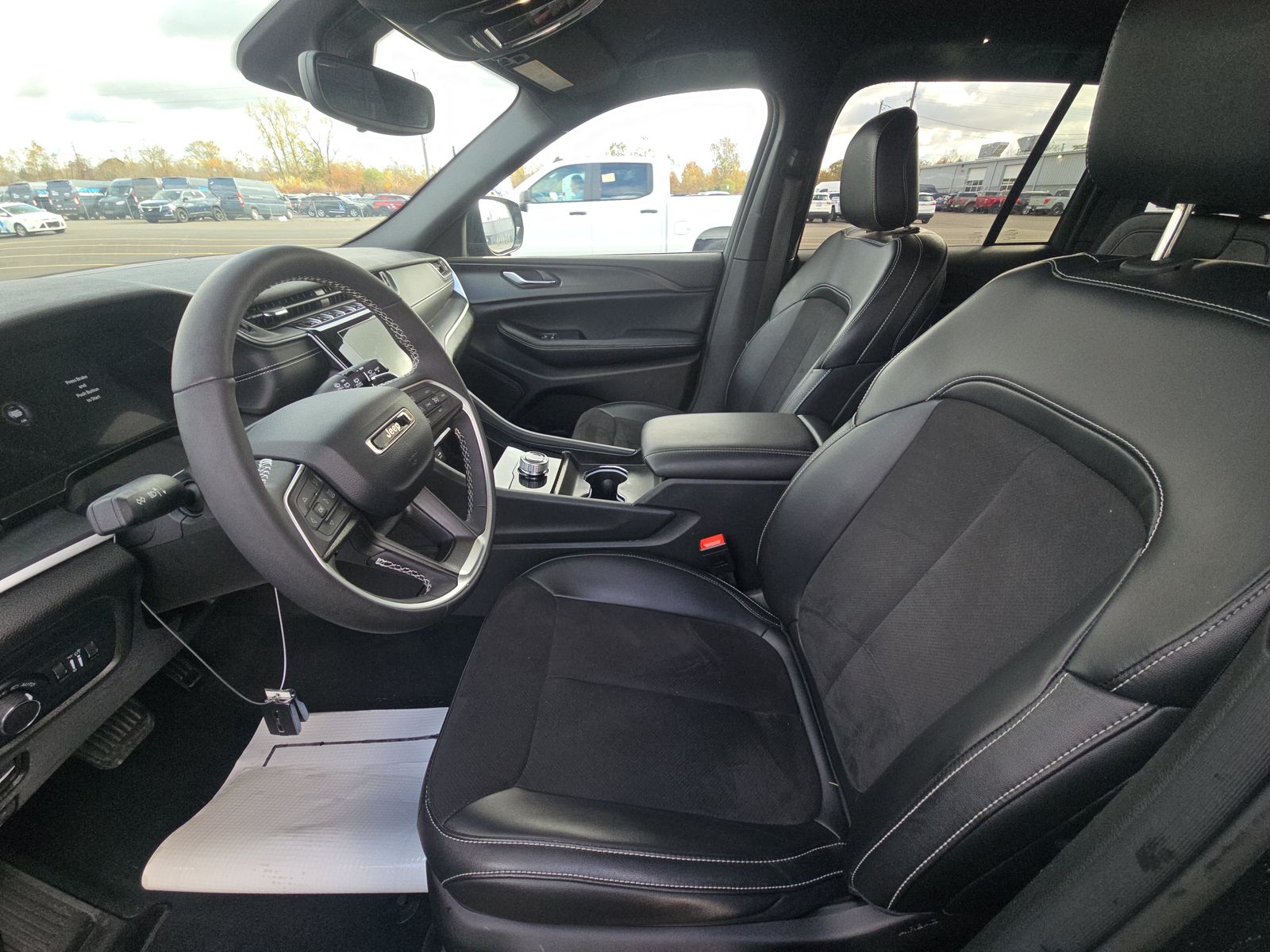 2024 Jeep Grand Cherokee Altitude AWD