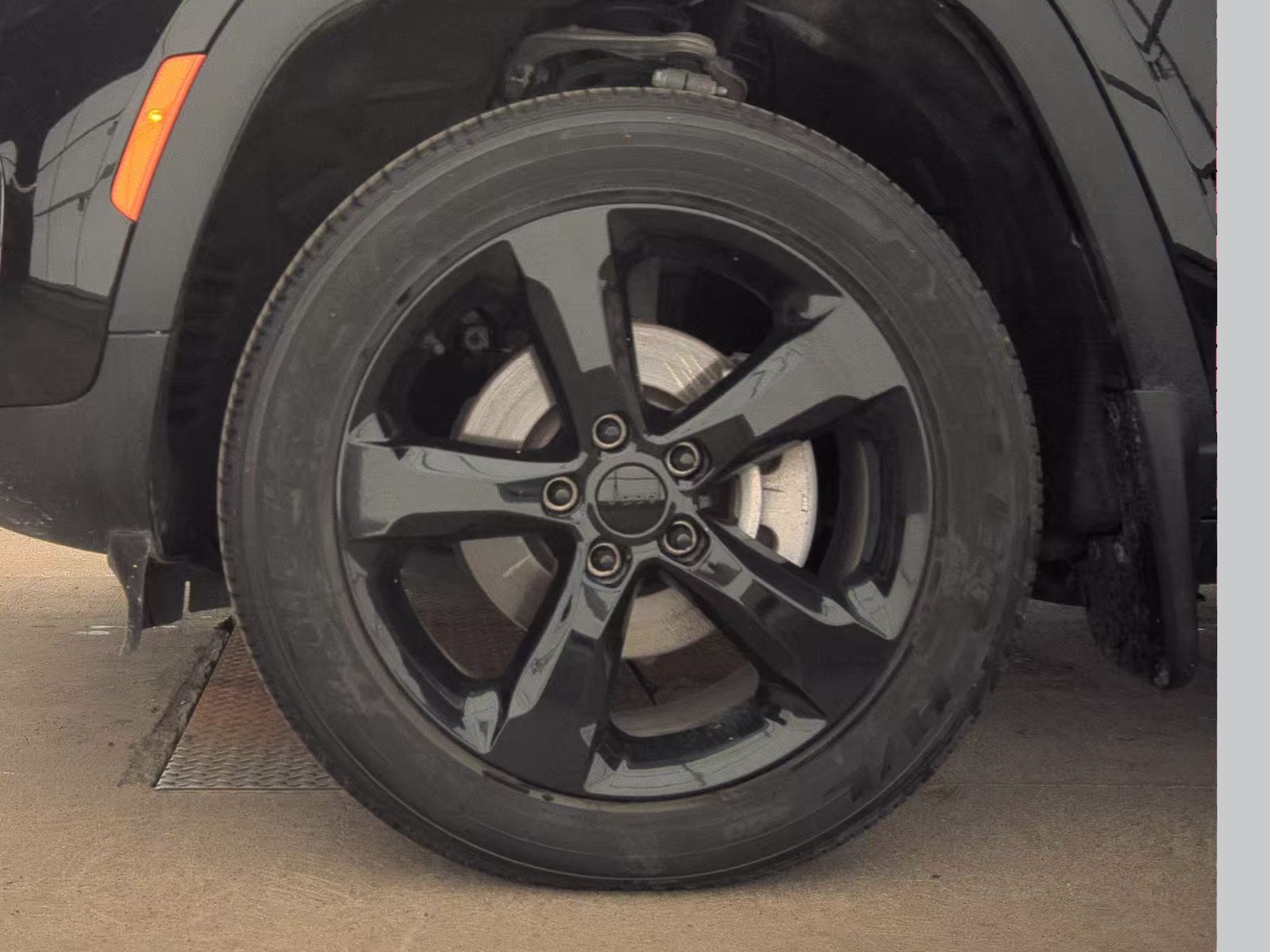 2024 Jeep Grand Cherokee Altitude AWD