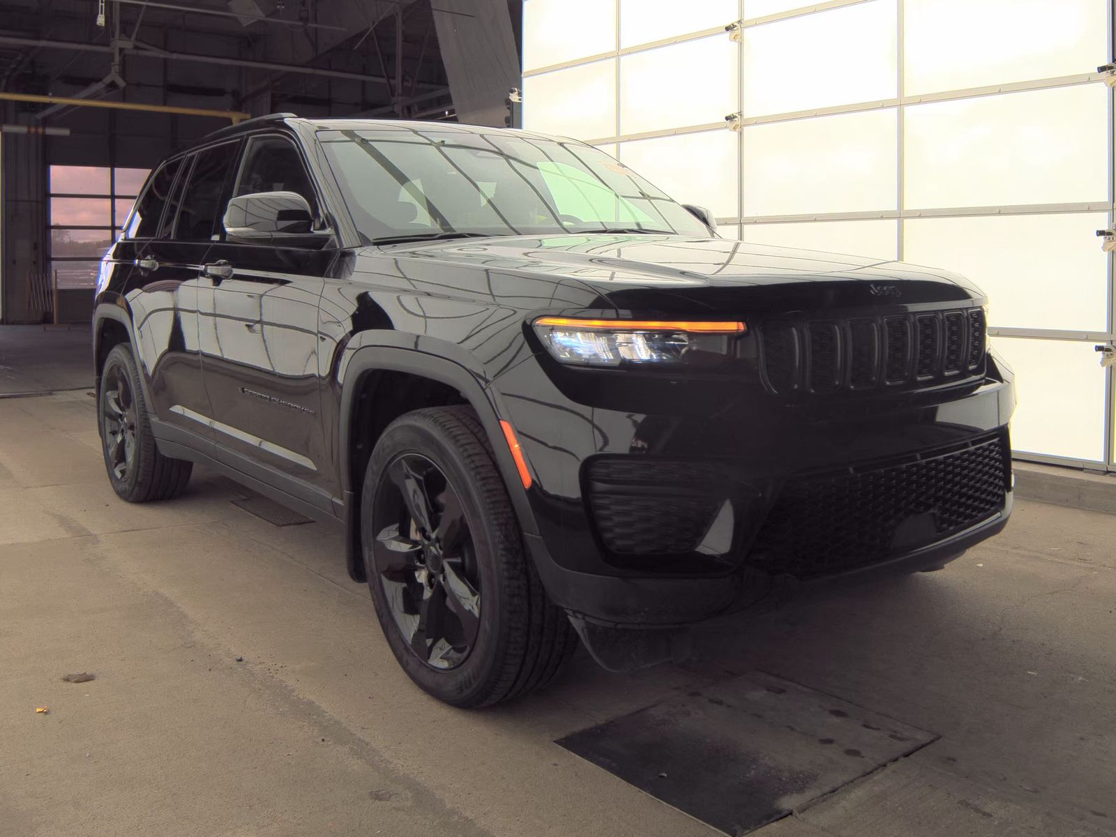 2024 Jeep Grand Cherokee Altitude AWD
