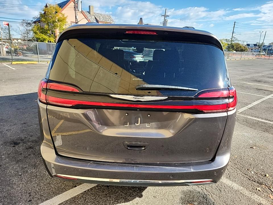 2022 Chrysler Pacifica Limited FWD