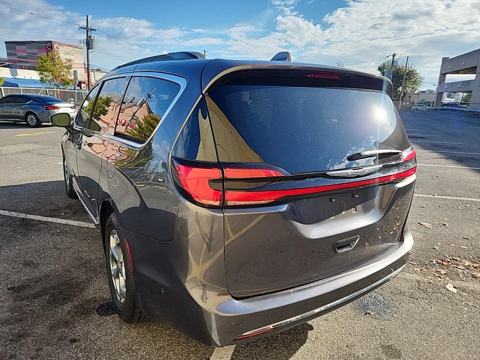 2022 Chrysler Pacifica Limited FWD