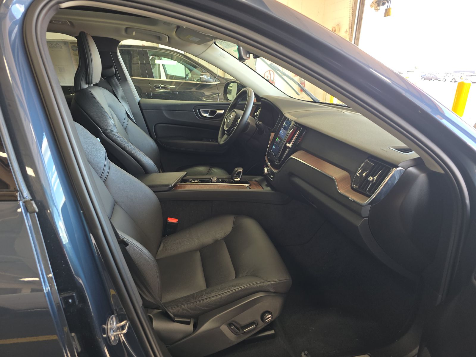 2024 Volvo XC60 B5 Plus AWD